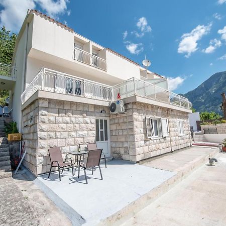 Seafront Apartment Cattaro Esterno foto