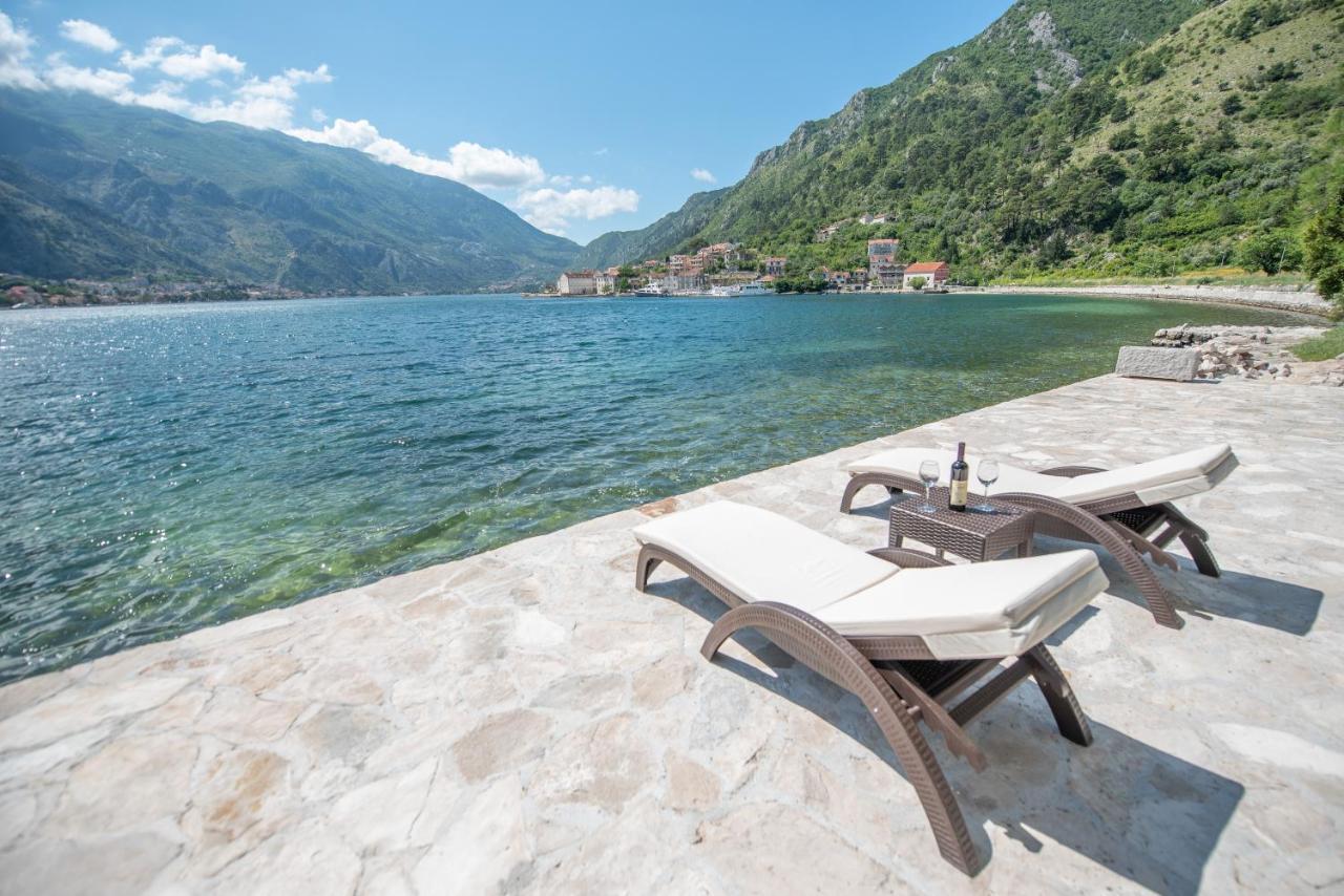 Seafront Apartment Cattaro Esterno foto