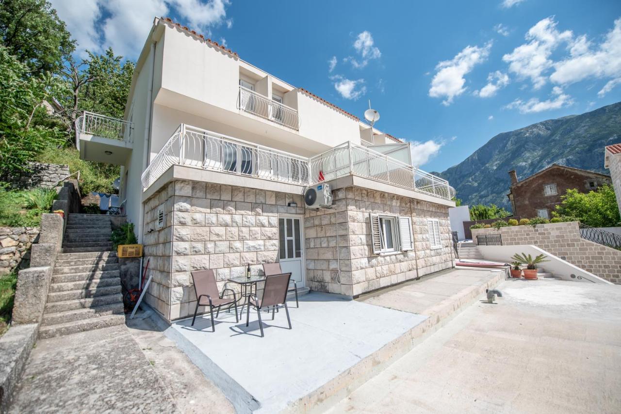 Seafront Apartment Cattaro Esterno foto